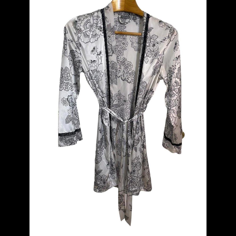 Apt 9 Black and White Floral Flower Robe Soft Silk Lace Womens Size Medium
